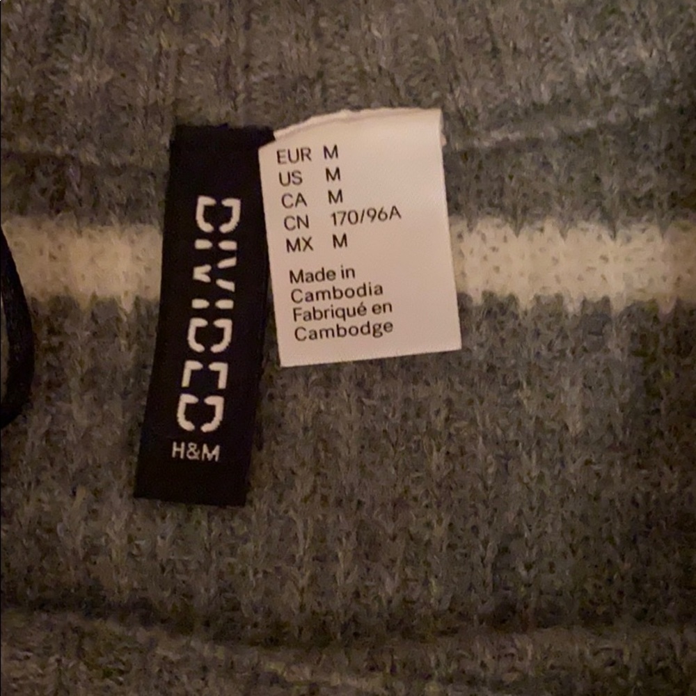 sweater - Picture 2 of 2